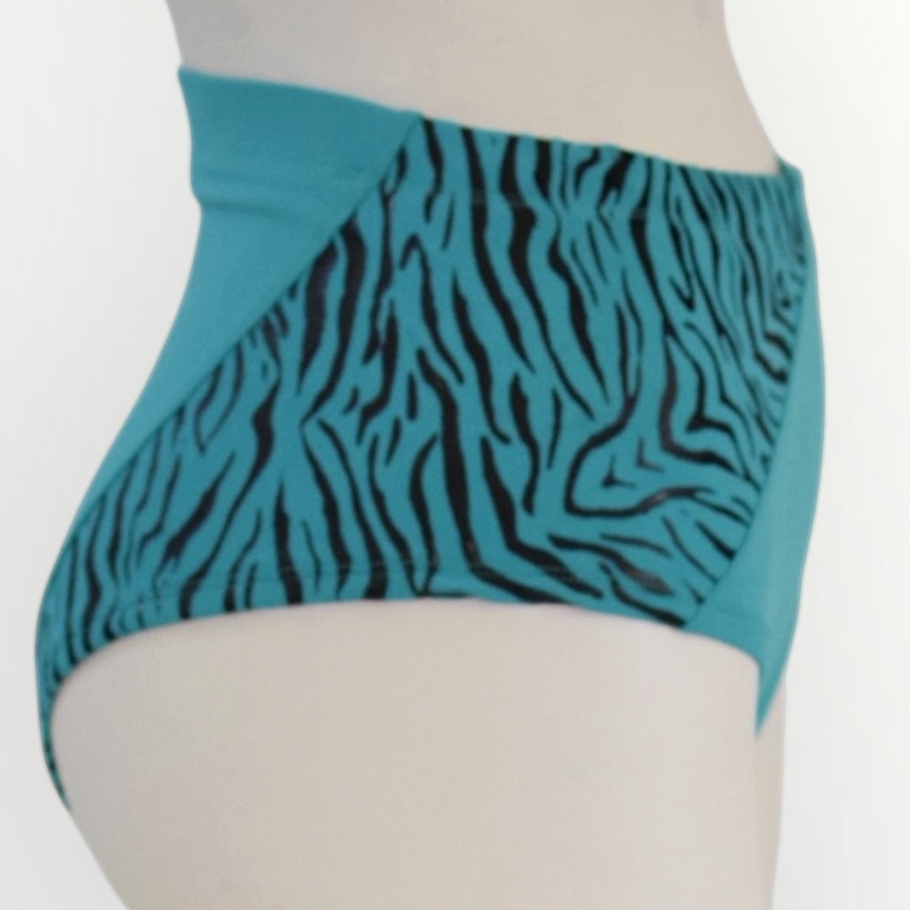 Strike Bottoms Shorts - Alexandrite - Liquid Zebra