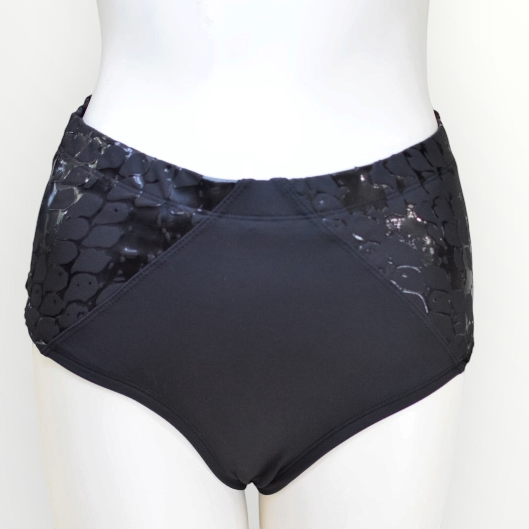 Strike Bottoms  Shorts - Obsidian - Venom Snakeskin
