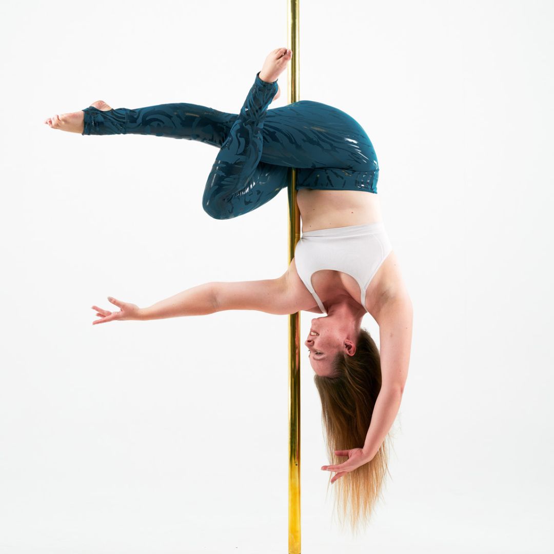 pole dancer in sticky leggings in blue ember