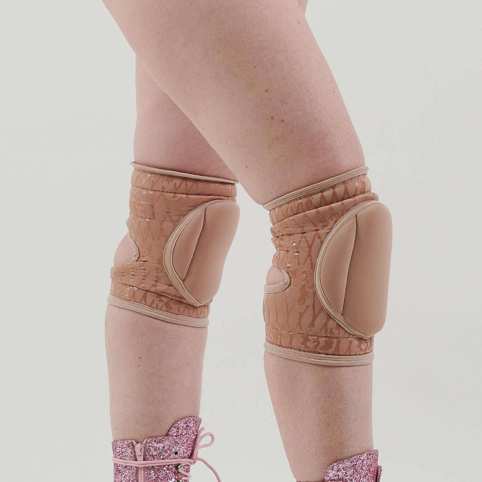 Sticky Phoenix Knee Pads