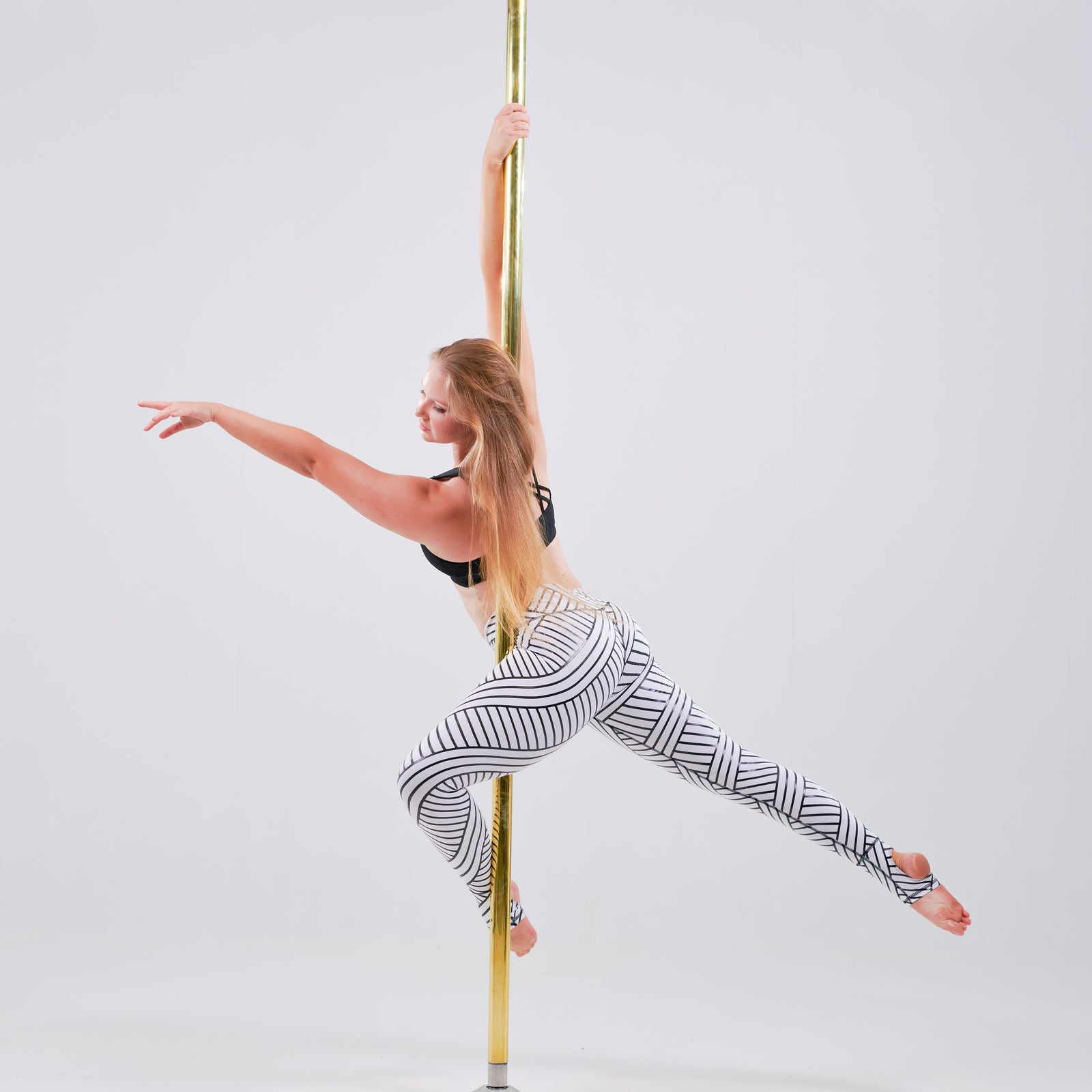 Sticky geometric snow