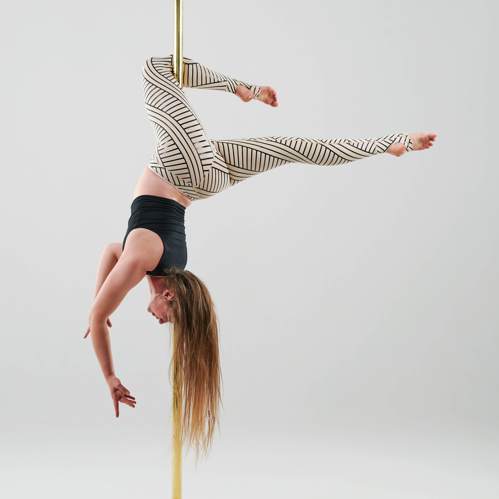 pole dancer in sfh sticky geometric in vanilla